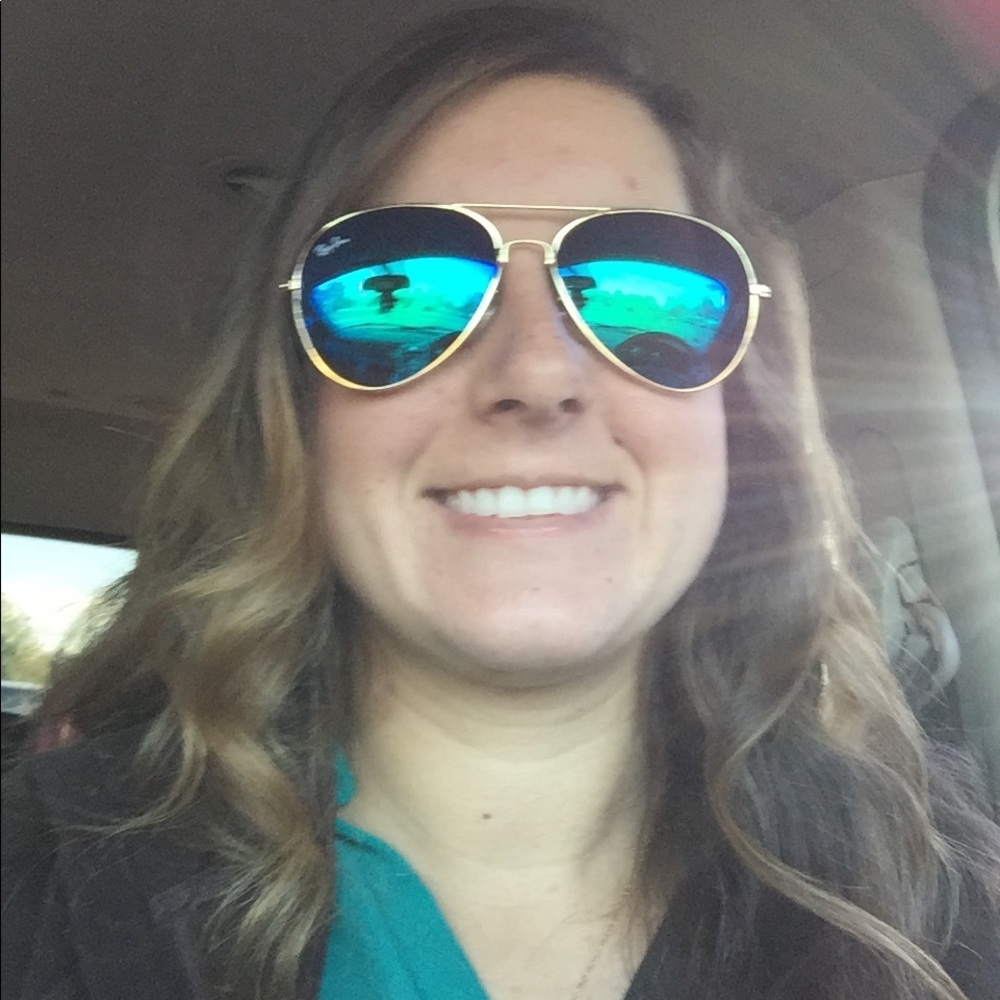 Meet your Posher, Ashley